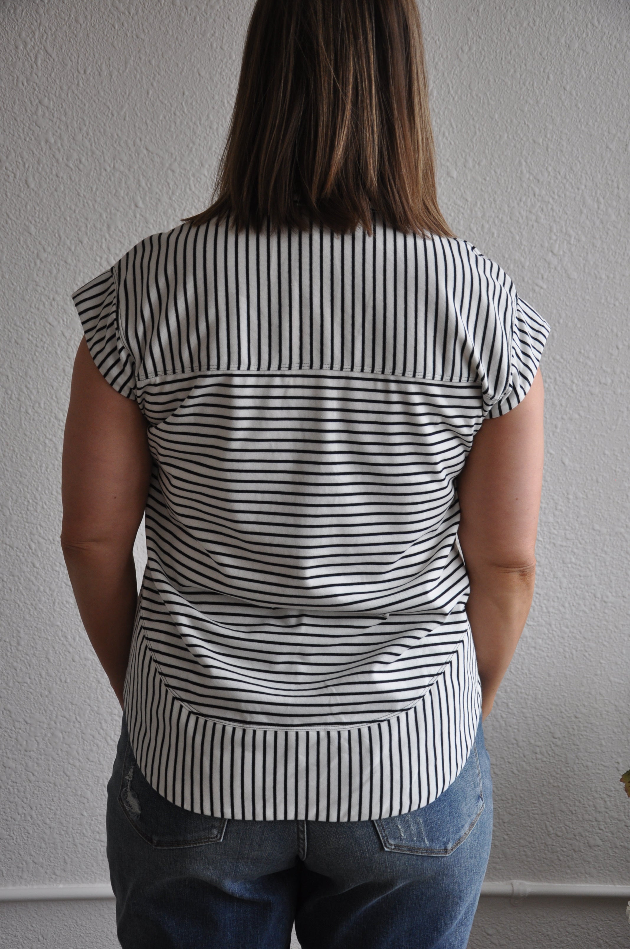 StripedCollaredButtonUpDetailTop_1_a442123c-d2dc-4215-aead-7f21fa35a8f0