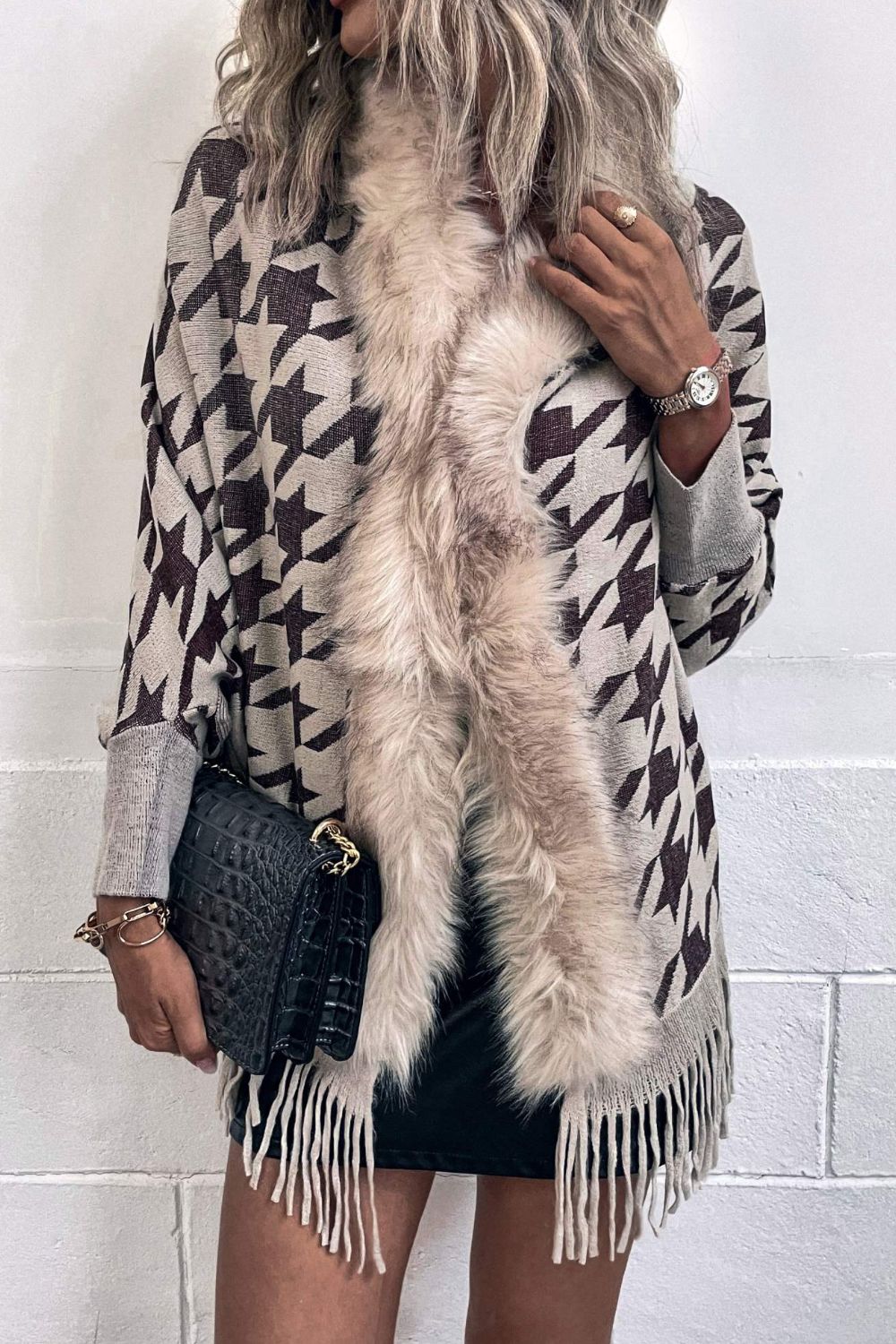 houndstooth-fringe-hem-poncho-883628